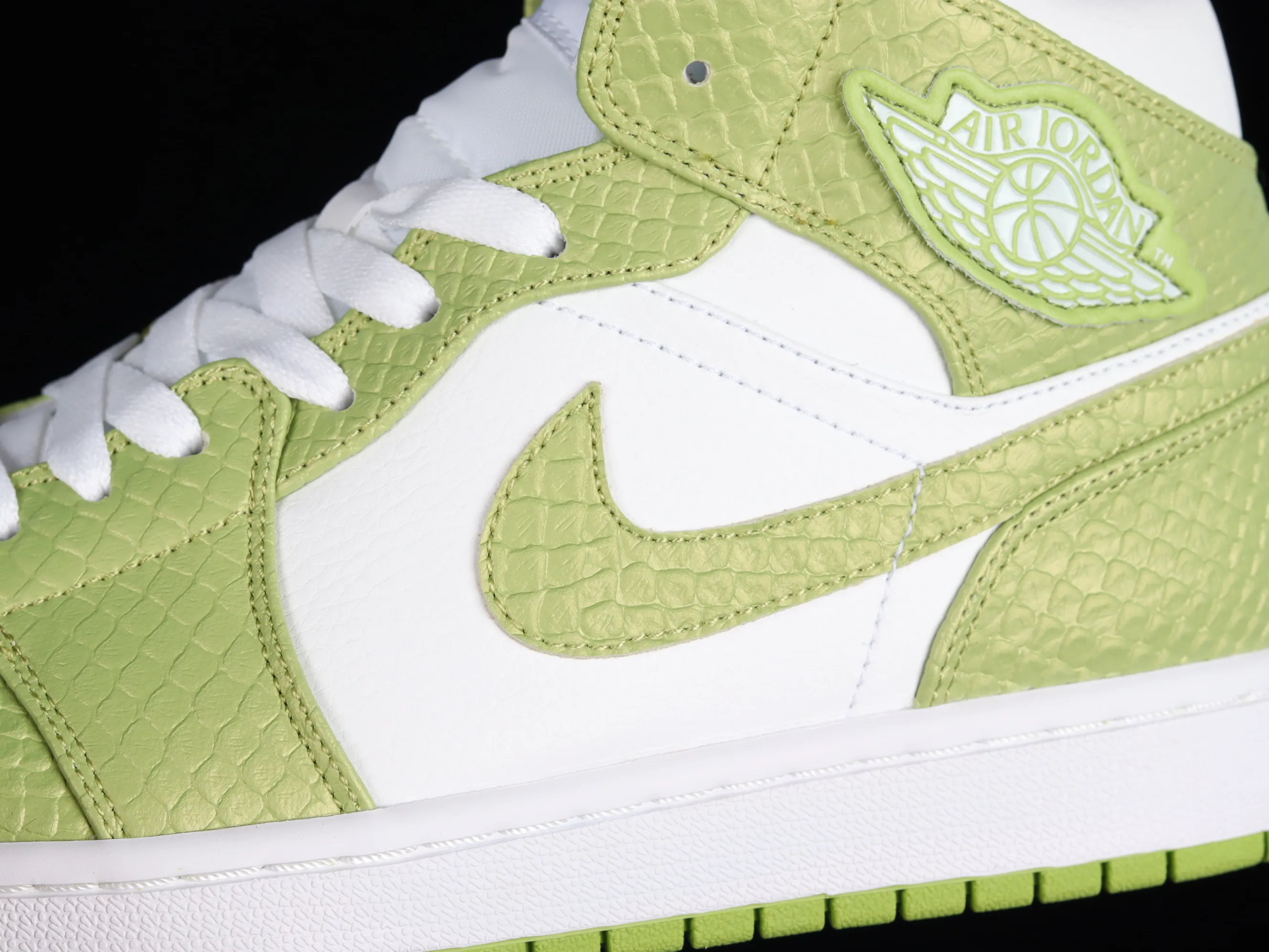 All categories Air Jordan Jordan series basketball shoes Air Jordan 1 Mid Air Jordan 1 Mid SE "Green Python" AJ1 Joe 1 Green Snake DV2959-113